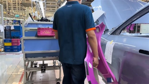 沉浸式体验一款问界M5生产过程