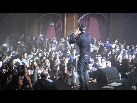 Gad Elbaz Sings Hashem Melech At Brooklyn Concert