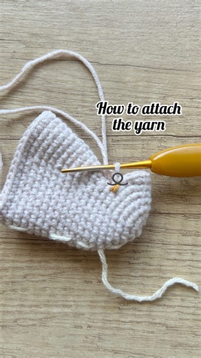1K views · 474 reactions | Ever wondered how to attach new yarn without that annoying loose first stitch? Here’s a super easy technique I always use — clean, tight, and secure! 淋✨ Try it and thank me later  #CrochetHack #CrochetTips #YarnJoin #AmigurumiTricks #CleanFinish #CrochetTutorial | Monoxa | Facebook