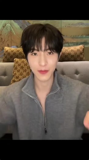 How to Properly Zip Your Sweater Up