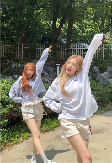 Pretty Please Dance Tutorial on Hearts2Hearts