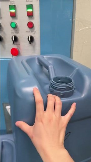 Powerjet EB500P Extrusion Blow Molding Machine to Produce 30L Stacking Plastic Jerry Can
