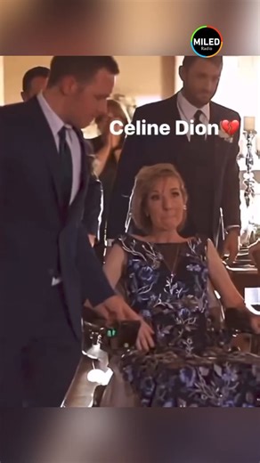 La Cantante Celine Dion reveló hace un año que ha sido diagnosticada con el llamado síndrome de la persona rígida, una dolencia rara y autoinmune que le provoca espasmos con los que le cuesta caminar y cantar.Lo cual con el transcurso del tiempo su salud se ve más deteriorada, a pesar de la situación la legendaria cantante participará en la apertura de los Juegos Olímpicos 2024 en París.#MILED #CelineDion #sindromedelapersonarigida #juegosolimpicos2024 | Súper Stereo MILED Toluca