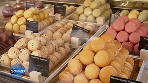 Macarons - um die leckeren, bunten Kekse wirklich perfekt hinzubekommen, bedarf es viel Gefühl und Erfahrung. #Galileo besucht eine französische Bäckerei und lässt sich den Prozess zeigen. | Galileo