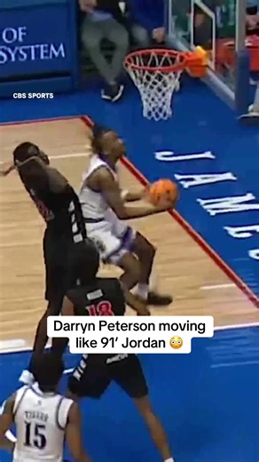 Darryn Peterson Channels 1991 Michael Jordan in Kansas Basketball