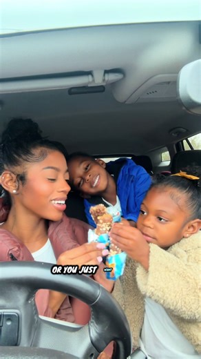 My toddlers and I love these new @SKIPPY®️ Peanut Butter peanut butter snacks. 🥜🍫 Go purchase yours today! #skippypartner #milkchocolate #skippy