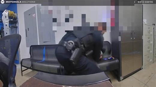 😳 GRAPHIC WARNING: Ohio man caught on camera trying to shoot police officer in loss prevention room at Walmart. DETAILS: https://www.kwtx.com/2025/12/20/man-caught-camera-trying-shoot-police-officer-loss-prevention-room-walmart/ | KWTX News 10