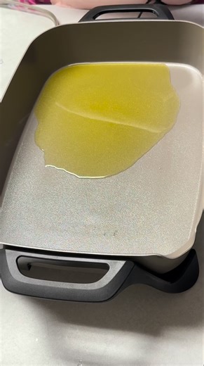 2.1M views · 20K reactions | Tonight I’m in the kitchen cooking, but this time I decided to let the ASMR sounds do all the talking ‍ Sometimes the sizzle says it best! Hope you enjoy the vibes ✨ #homecooking #fblifestyle | Lashonda Wilson | Facebook