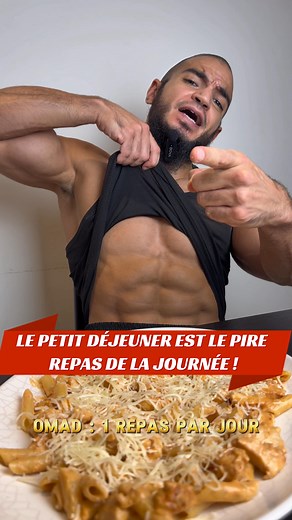 Sassi Lyes on Instagram: "LE PETIT DÉJEUNER EST LE PIRE REPAS DE LA JOURNÉE ! 🍽️OMAD : 1 Repas Par Jour depuis 11 ans 👉🏼JE TE COACH H24 7/7 sur FASTLYFOOD.COM 👉🏼CONTACTE MOI📩 Suivi alimentaire/entraînement PERSONNALISÉ : OMAD/jeûne intermittent/force/...📩 👉🏼Rejoins mon GROUPE PRIVÉ COACHING sur skool🫡 🗣️📢 Tu veux atteindre tes objectifs en mangeant ce que tu aime et arrêter de subir ta diète restrictive et intenable ? 📌PASSE à l’OMAD VIE et ARRÈTER DE SUBIR TA VIE ! #OMADvieSinonQue