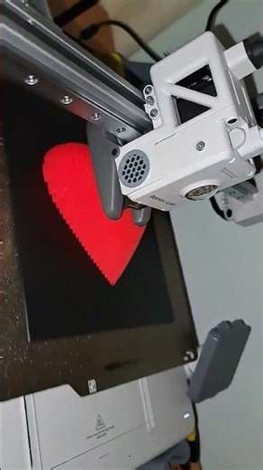 Satisfaction in 3D: Printing a Perfect Red Heart ❤️ #shorts