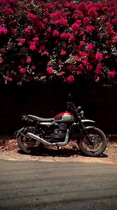 458K views · 4.3K reactions | Let's rewind the reels and revisit the A-list moments from the start of 2023. Hit play to catch those golden snapshots that made us smile, setting the stage for an epic saga ahead! #IntheRearview #AlwaysLegendary2023 #JawaYezdiMotorcycles #JawaMotorcycles #YezdiForever | Yezdi Motorcycles | Facebook