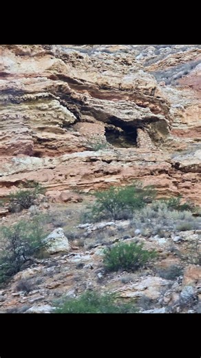 I Arizona quick trip: hope to get back later this year for some hiking amd fishing. I'm borderline obsessed with desert fish/ desert rivers. I want to catch an Apache trout! ♥️🤠🎣 Where lovely rocks and fishing go together is always where I want to be. I am called The Gilded Trout after all!