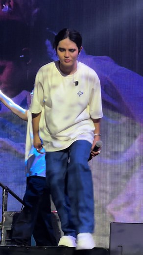 Ang daming flying kiss! Sana may nasalo kayo! 🤣 #sb19 #sb19_pablo #freedom #onezone #fanmeet #sb19xatin #fyp