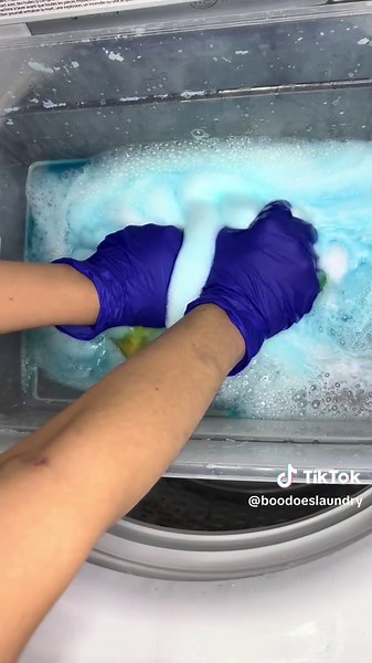 Disney Princess collab 👑 ✨ Be kind, have courage and always believe in a little magic ✨ Jasmin - @mymy_asmr Belle - @SudsyMo🫧 Merida - Fairyfreshness Mulan - @MB💗🧽🫧 Rapunzel - @saf🫧 Pocahontas- @Lady'sPaste Tiana - @dreamysqueezes Ariel - @WashingWitJaszmine Snowwhite -@‘ kelly Rosetta (Tinkerbell)- Hilda Aurora - @stitchclean🫧 Tinkerbell - @LadyASMR. #suds #sudsy #clean #cleantok #sponge #spongeplay #asmr #creatorsearchinsights #princess #disney #cinderella #blue #sponge #fyp #fypシ #laun