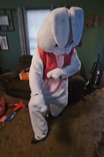Just a chill guy who likes to dance in a bunny suit #hoppyeaster #fyp#viral#easterbunnycame#mrdoubleO#funnyanimals