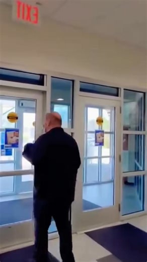 6K views · 176 reactions | Cops Called To Post Office! Man With A Camera! #firstamendmentaudit #... | Long Island Audit | Facebook