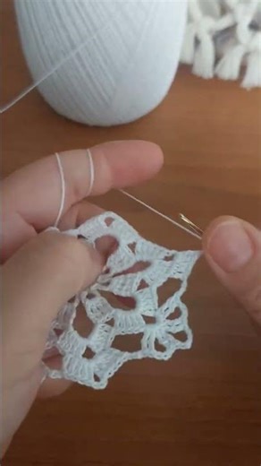 Modern Lace Snowflake Design for Table Runners & Cloths