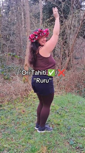 Mareva Bouchaux & Maison Aoreva on Instagram: "Oublie tes hanches, tes genoux sont moteurs ! Exactement le genre d'astuces que je te livre en cours technique pendant mes stages ! Prochainement à Apt (84), Rennes, Colmar, Toulouse et Bayonne 🥰 ⬇️ De quels autres tuto as-tu besoin ? #oritahiti #oritahitidancer #basicstep"