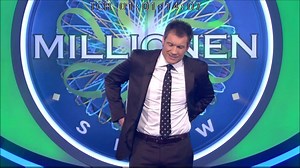 5.4K views · 41 reactions | Kalorien sind kleine Tierchen, die nachts die Kleidung enger nähen..oder wie war das? ;) Armin Assinger ist bereit für "Die Millionenshow" – gleich um 20.15 Uhr in #ORF2. | ORF | Facebook