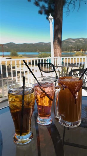 Make a trip of it in Big Bear Lake Enjoy lakeside dining at spots like @santanamavericks, where great food meets unbeatable views. Then head to the @bigbeardiscoverycenter to explore interactive displays that bring our local forest and wildlife to life. Top it all off with a visit to the @bigbearalpinezoo —and if you’re lucky, you might just catch a glimpse of Holly the Bear! Book your stay now and get an itinerary idea: https://www.bigbear.com/blog/winter-made-your-way-made-in-big-bear/ _______