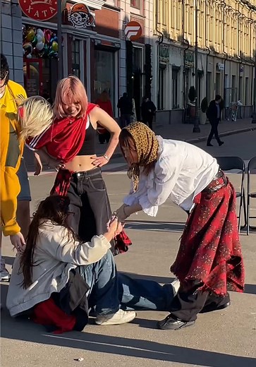 she’s totally fine, guys❤️‍🩹 OUR YT: LIES CREW #viral #kpop #gdragon #gd #bigbang #coverdance #coverdancekpop #coverdanceukraine #kpopfyp #dance