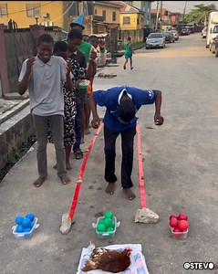 The Chicken 😱 | STEVO