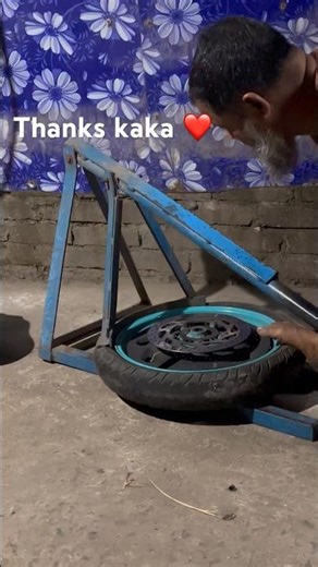 কাকা এমন পরিশ্রম করছে! MT15 নতুন Tyre লাগানো 💪😳#mt15 #tyrechange #mechaniclife #bikeshorts #india