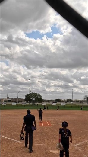 Shortstop Reads It Perfectly! 🥎🔥#softball #softballhighlights #shortstop #softballshorts
