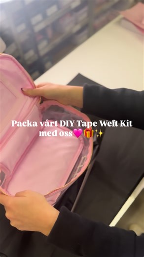Hello Bombshell ® Hair Extensions on Instagram: "Följ med och packa vår NYHET DIY Tape Weft Kit🩷😍 Det perfekta do it yourself kittet för dig som vill få ett långt och fylligt svall och kunna sätta i det enkelt hemma själv eller med en vän. Finns i längder 45 cm 125g & 60 cm 150g Och givetvis i massor av lyxiga färger🥰 Finns på hellobombshell.se #hellobombshell #diy #tapeweft #löshår"