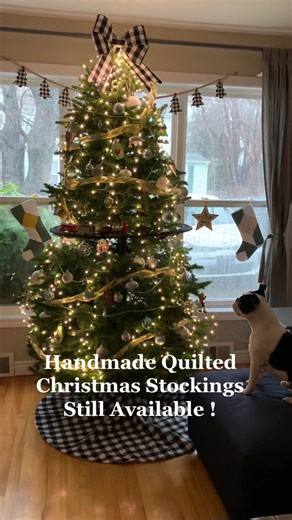 Quilted linen Christmas Stockings yes please ! #christmascountdown #stockings #quilt #craft #christmascrafts #handmadegifts #handmade #christmastree