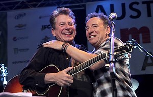 Bruce Springsteen ricorda Joe Ely: «Abbiamo perso un classico americano» | Rolling Stone Italia