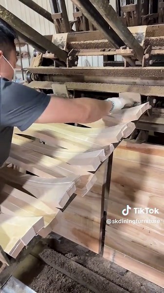 Dining Tables and Chairs for Restaurants and Bars