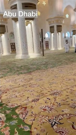 Sheikh Zayed Grand Mosque in Abu Dhabi-the world’s largest hand-woven carpet.