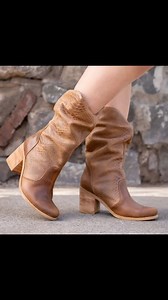 Hermosos calzados de Cuero  ideales para ti Valor con descuentos https://wa.me/56994663612 ‼️Envío a todo Chile por pagar a domicilio y sucursal #chilexpress #starken #pullmanCargo #correosdeChile ✔️Recuerda nuestra forma de pago con transferencia o deposito. Whatsapp: +56992004379 | Cueros Tentación | Facebook