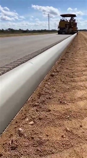 Concrete Toothpaste Curb Machine