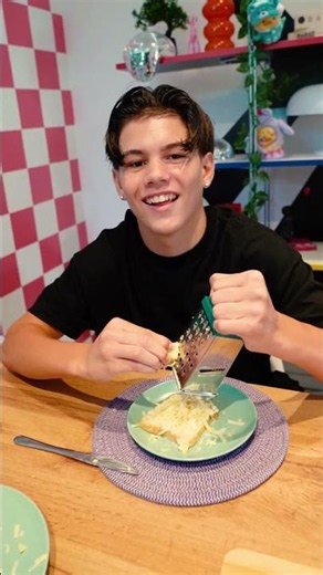 IL NOSTRO PRIMO SPUNTINO DELLE 11:00, CHI VIENE CON NOI E LA NOSTRA CHEF? 🧀🍞