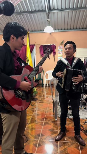 Música Cristiana Norteña con Acordeón: Lista de Alabanzas