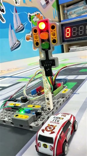 STEM ARDUINO MINI PROJECT | Traffic Light #arduino #lego #stemlearning #diy