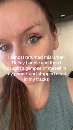 Genuine story time — I almost returned the Urban Decay 24/7 Eyeliner and Tube Job Mascara bundle because I wasn’t feeling it at first 😭 Then I caught a glimpse of myself in my phone camera hours later and had to do a full double take. Liner still sharp. Lashes still defined and separated. Zero smudging underneath. Zero effort. The products that work the hardest are sometimes the ones that just quietly do their job without making a big entrance — and this bundle absolutely delivers. If you’ve be