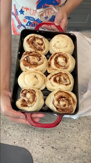 cinnamon rolls with sour cream spread