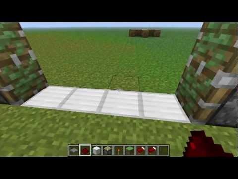 Minecraft: How to make Sticky-Piston Door