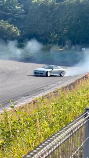 初走行会で初ドリパ。やっぱり実車もアウトライン行きがち