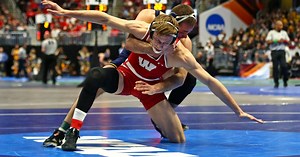 Division III NCAA wrestling champion Massoma Endene decommits from Wisconsin