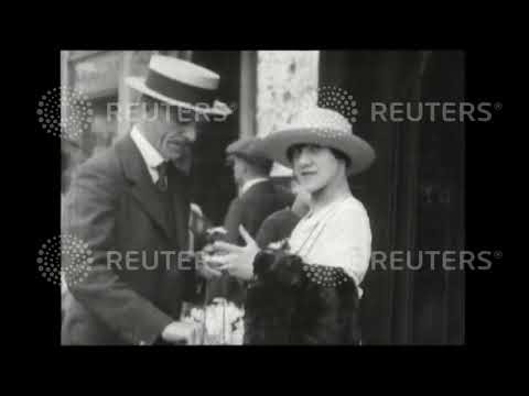 1920 Queen Alexandra Rose Day: London flowersellers