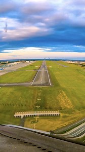 👩🏼‍✈ Pilotseye view 747-400 landing in Liege Belgium #pilotseye #boeing #boeing747 #aviation #avgeek | Just Planes