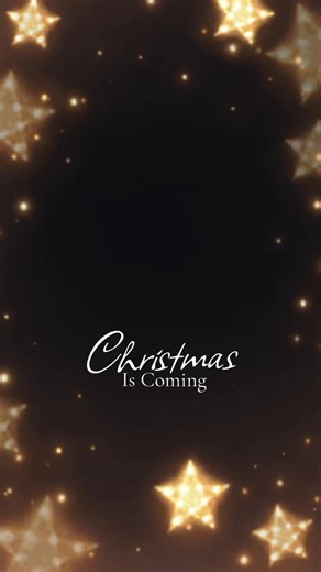 ✨ Magical Musical Upcycled Jewellery Box Bursting with gorgeousness! ✨ This absolute beauty will be in the boutique today and she really is something special. Finished using a stunning decoupage paper featuring a soft, romantic woodland scene — a graceful girl and her loyal wolf, surrounded by warm, dreamy tones — she feels wonderfully magical and storybook-like. The paper has been carefully blended to perfection, giving a seamless, hand-painted finish, then edged with delicate gold gilding to f