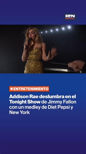 RTN Digital on Instagram: "#EntretenimientoRTN La cantante y estrella de TikTok Addison Rae se presentó este jueves en The Tonight Show de Jimmy Fallon, donde interpretó un medley de sus temas Diet Pepsi y New York. Con 24 años, Rae apareció en el escenario recostada boca abajo, vistiendo un brillante vestido dorado con flecos, para luego cerrar su presentación sobre el escritorio del presentador. Durante la entrevista, la artista habló sobre su primer álbum, titulado Addison, y reveló que logró