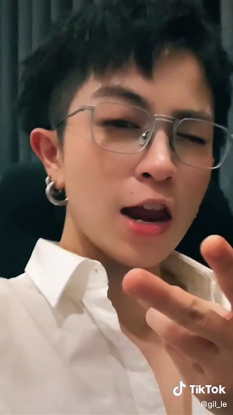 Gille Official Transformation On Stage