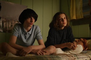 The ‘Stranger Things’ kids make out in Season 3 and it’s weird