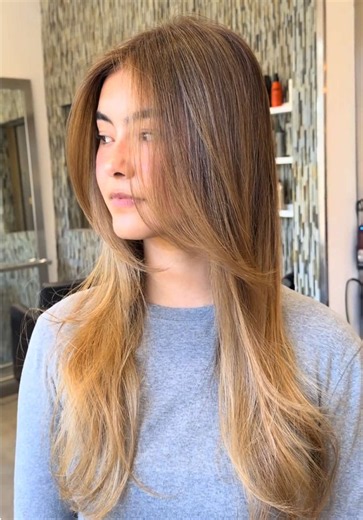 Achieve the Perfect 90’s Blonde with Balayage Technique